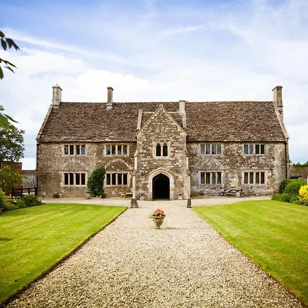 Seymours Court-3