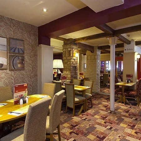 Premier Inn Burnley-2