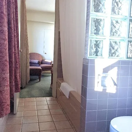 Budget Inn Patricia Hotel-3