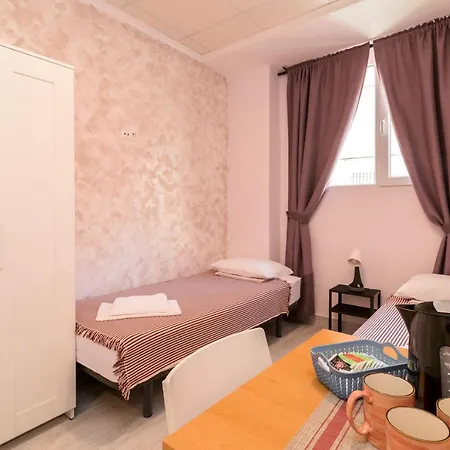 Hostal 7A-2