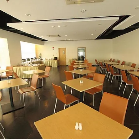 Triniti Hotel Gajah Mada-2