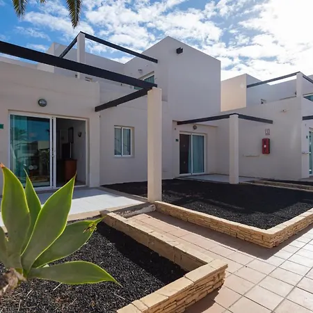 Homeforguest Apartamento 13 Con Terraza Y Piscina En Corralejo-3