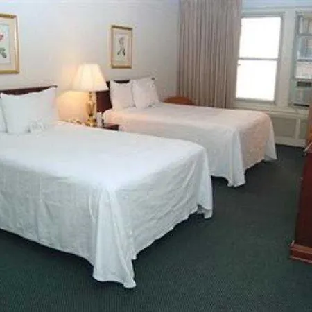 Salisbury Hotel-3