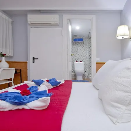 Barcelona City Rooms Hostal-3