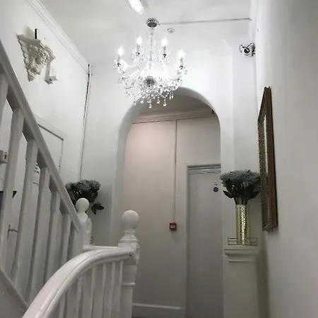 The Avenues And Alleyways-2
