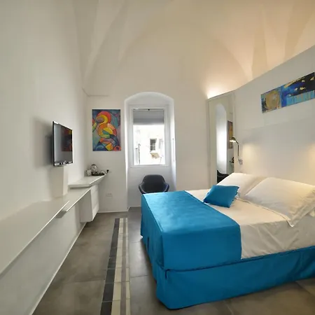 Sunshine Luxury Rooms-3