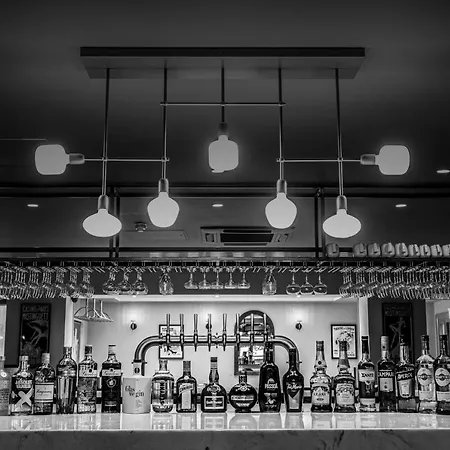 Broadcroft Hotel-3