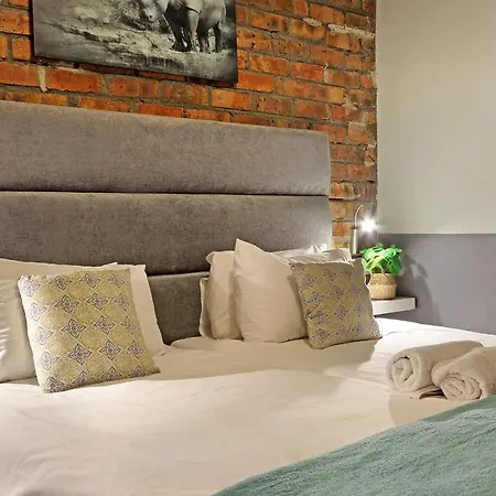 Happy Rhino Hotel-2