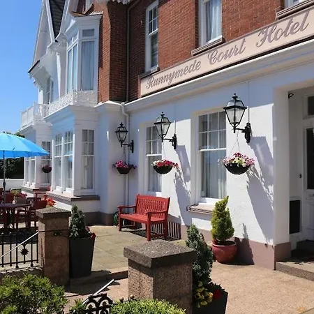 Runnymede Court Hotel-2