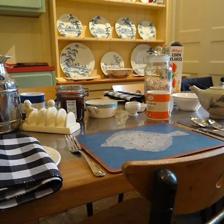 Heyford House Bed & Breakfast-2
