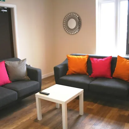 Premier Lodge Central-3