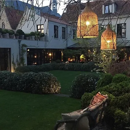 Maison Fred Luxury Suites-2