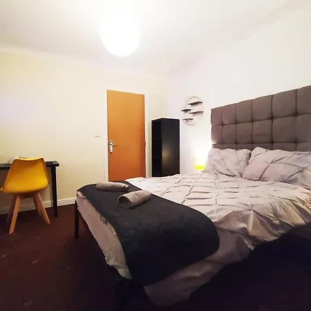 Bankwell Guest House-2
