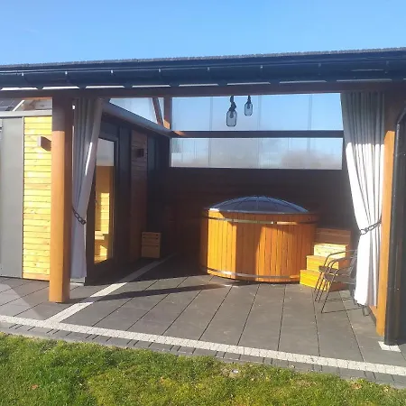Willa Bialy Jelen Jacuzzi & Sauna-2
