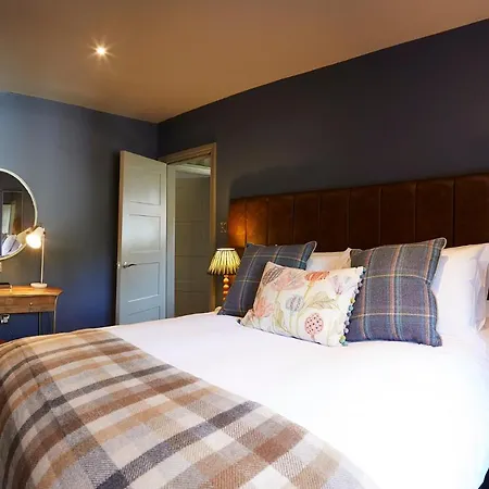 The Plough Inn & Cottages-3