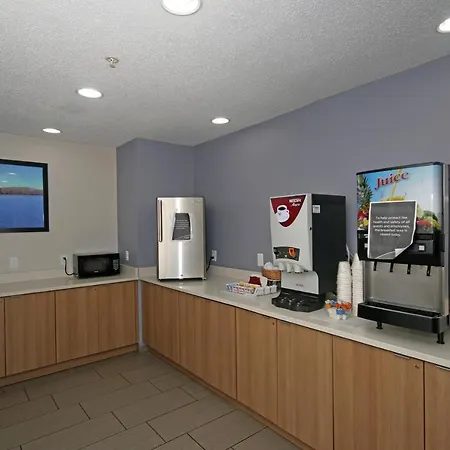 Microtel Inn By Wyndham Greensboro-3