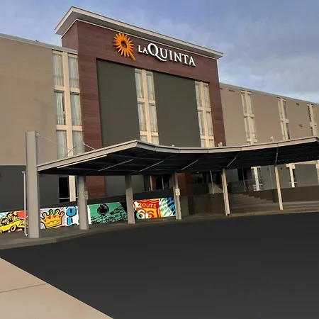 La Quinta Inn & Suites By Wyndham Tulsa Downtown - Route 66-3