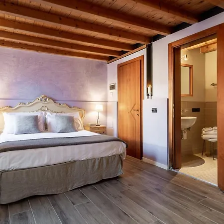 V Nice Rooms-2