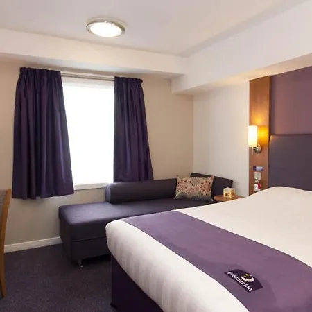 Premier Inn Derry / Londonderry-2