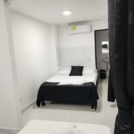 Hotel Black & White-3