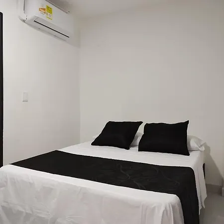 Hotel Black & White-2