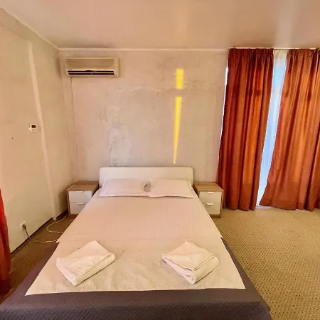 Hotel Mon Caprice-2