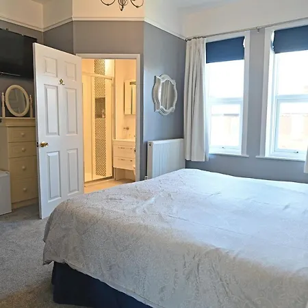 Avoncot Guest House-2