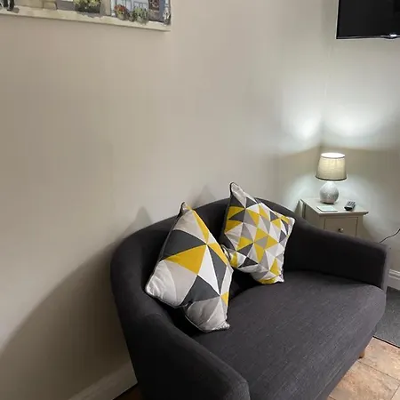 Linden Tree Holiday Apartments-3
