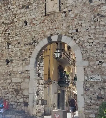 B&B Akropolis-2