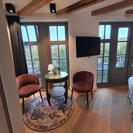 Canal View Suite-2