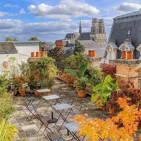 Hotel De L'Abeille-2
