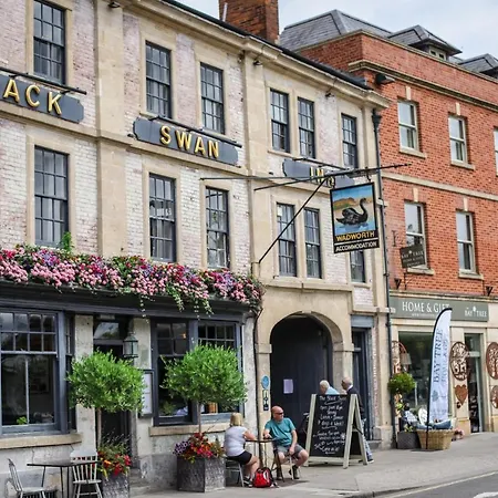 The Black Swan Inn-2