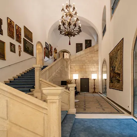 Parador De Turismo De Leon-3