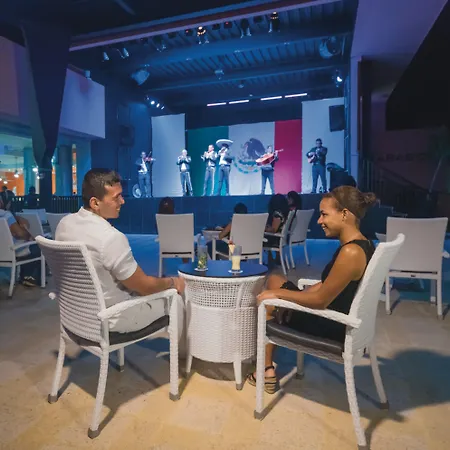 Hotel Riu Lupita-3