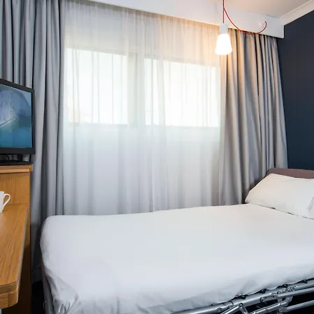Holiday Inn Express Taunton East By Ihg-3