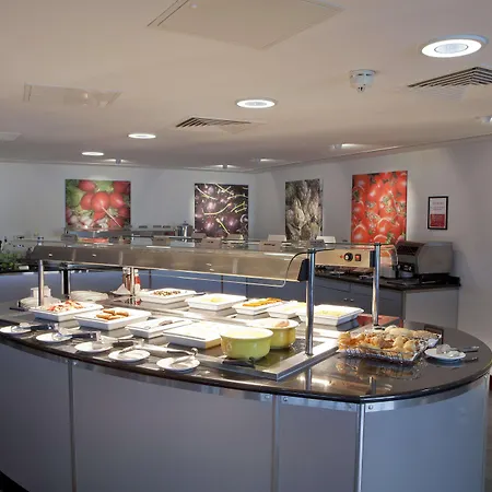 Doubletree By Hilton London Heathrow Airport-3