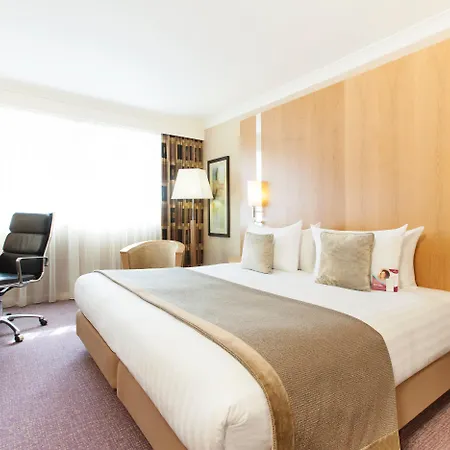 Crowne Plaza Reading-2
