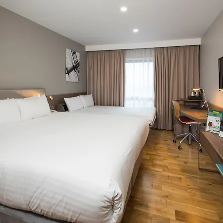 Holiday Inn London West By Ihg-2