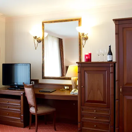 Crystal Palace Boutique Hotel-3