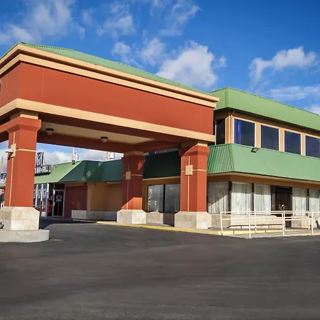 Quality Inn & Suites Airport-3