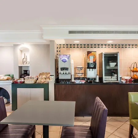 Baymont By Wyndham Fort Myers Central-2