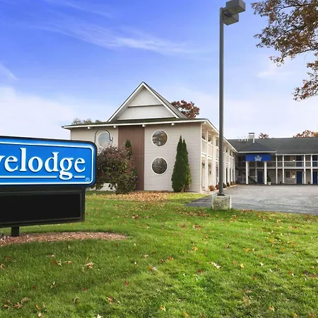 Travelodge By Wyndham Traverse City Mi-2