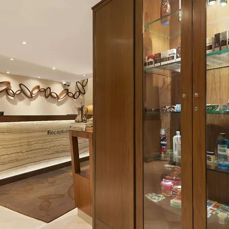 Howard Johnson By Wyndham Abu Dhabi Downtown-3