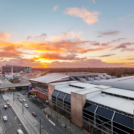 Oaks Adelaide Horizons Suites-3