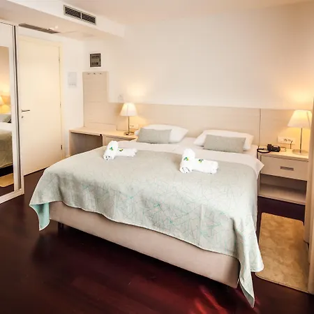 Hotel Borovnik-2