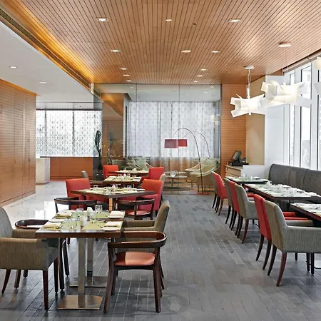 Hyatt Place Dubai Baniyas Square-2