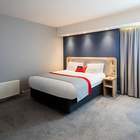 Holiday Inn Express Belfast City By Ihg-2