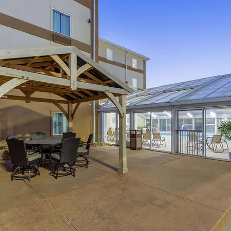 La Quinta By Wyndham Rockford-3
