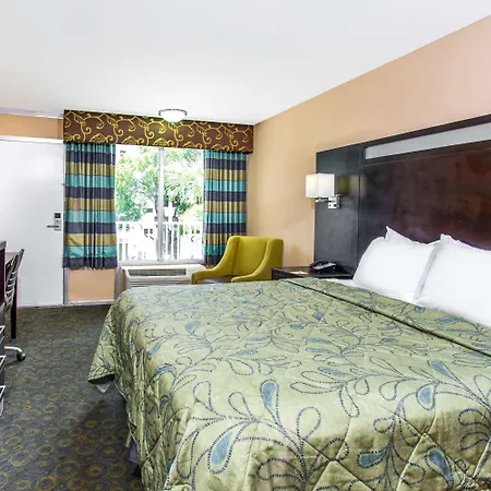 Days Inn By Wyndham Fort Lauderdale Airport Cruise Port-2