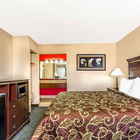 Days Inn By Wyndham Fort Lauderdale Airport Cruise Port-3